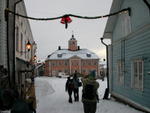 Tourists_at_Porvoo.jpg