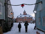 Tourists_at_Porvoo_2.jpg